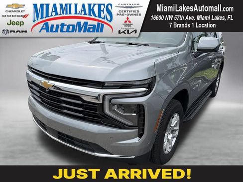 Used 2025 Chevrolet Tahoe LS RWD image 1