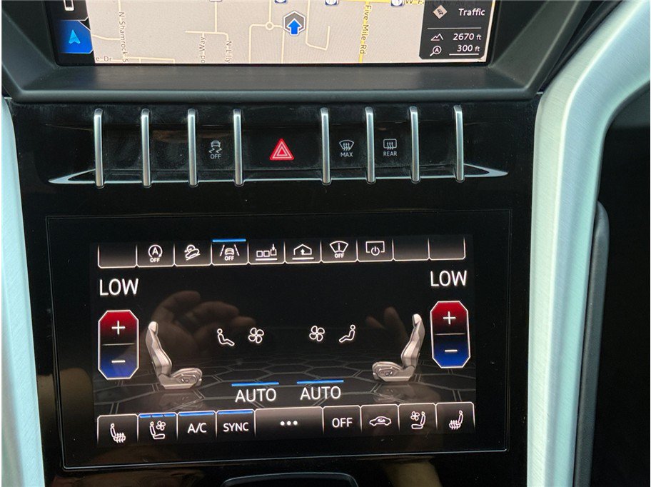Used 2019 Lamborghini Urus AWD/4WD image 19