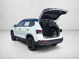 New 2026 Volkswagen Taos SE FWD video 3
