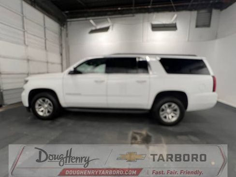 Used 2018 Chevrolet Suburban LT RWD image 4