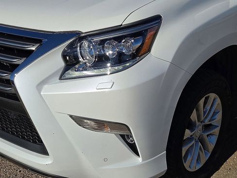 Used 2019 Lexus GX 460 Premium image 9