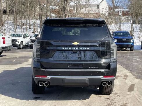 New 2026 Chevrolet Suburban Premier image 4