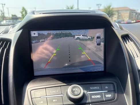 Used 2017 Ford Escape SE w/ Equipment Group 201A FWD image 16