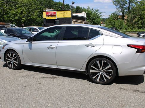 Used 2020 Nissan Altima 2.5 SR FWD image 11