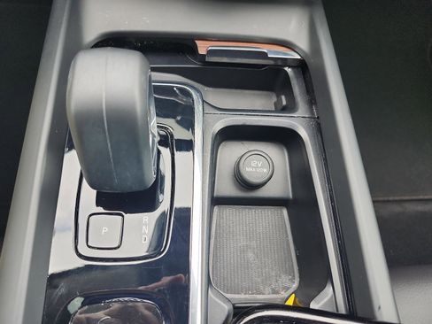 Used 2023 Volvo XC60 B5 Plus image 19