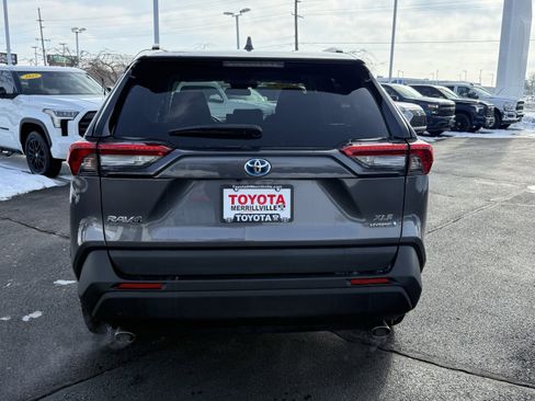 Used 2022 Toyota RAV4 XLE image 7