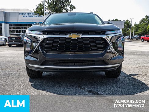 Used 2024 Chevrolet Trax LT image 12