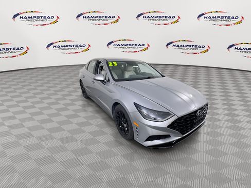 Used 2023 Hyundai Sonata SEL FWD image 2