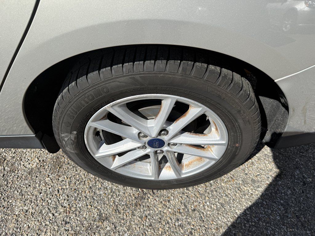 Used 2016 Ford Focus SE FWD image 9