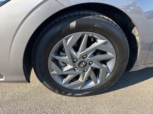 Used 2024 Hyundai Elantra SEL image 8