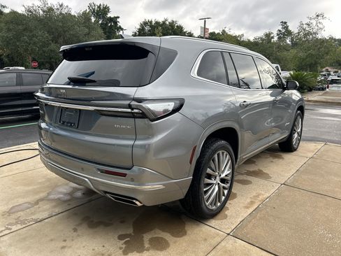 New 2025 Buick Enclave Avenir w/ Super Cruise Package image 8