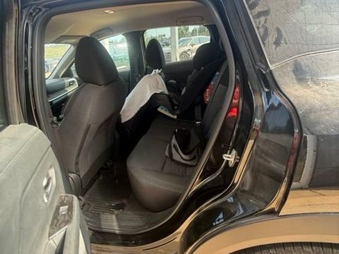 Used 2025 Nissan Kicks SV FWD image 5
