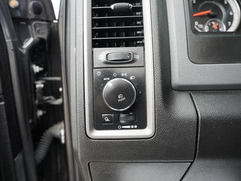 Used 2019 RAM 1500 Express w/ Express Value Package AWD/4WD image 22