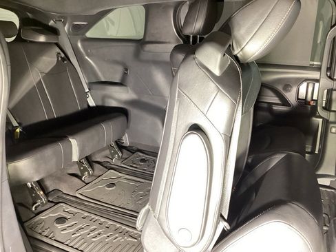 Used 2025 Toyota Sienna XLE Woodland Edition image 6