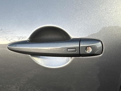 New 2025 Nissan Pathfinder SV w/ SV Premium Package image 13