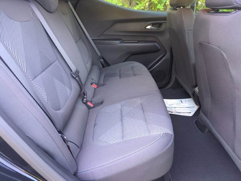 New 2027 Chevrolet Bolt LT w/ Comfort Package FWD image 32