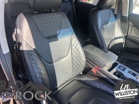 Used 2024 Ford Edge Titanium AWD/4WD image 11