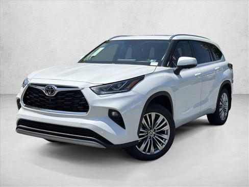 New 2026 Toyota Highlander Platinum AWD/4WD image 1