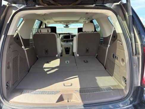 Used 2021 GMC Yukon Denali w/ Denali Premium Package image 19