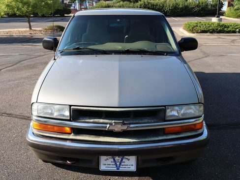 Used 2001 Chevrolet S10 Pickup LS w/ Preferred Equipment Group image 12