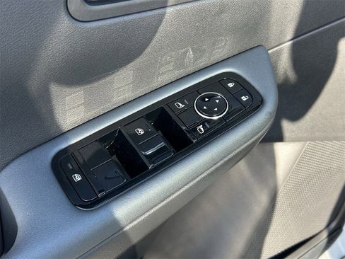 New 2026 Nissan Leaf SV+ w/ Illuminated Package FWD image 32