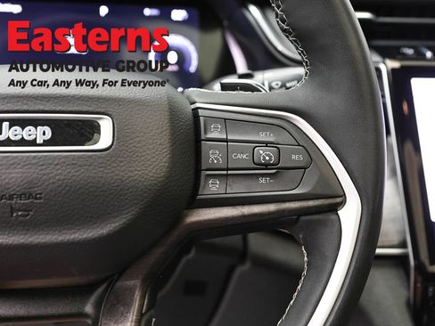 Used 2023 Jeep Grand Cherokee L Limited AWD/4WD image 16