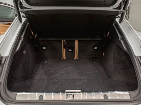 Used 2023 Porsche Panamera image 40