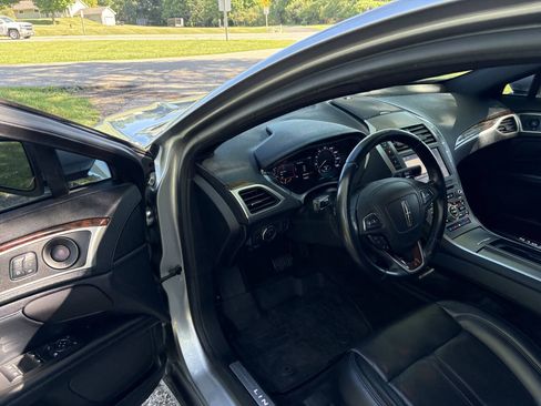 Used 2020 Lincoln MKZ Reserve w/ Elements Package AWD/4WD image 11
