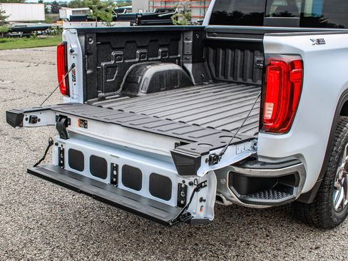 New 2026 GMC Sierra 1500 SLT w/ SLT Premium Plus Package AWD/4WD image 16