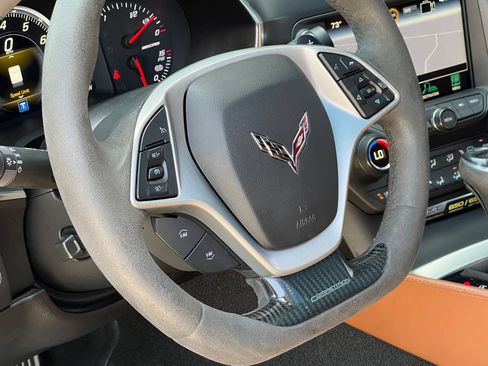 Used 2016 Chevrolet Corvette Z06 w/ 3LZ Preferred Equipment Group RWD image 32