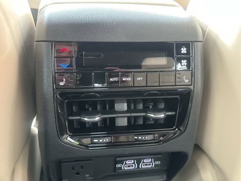 New 2025 Jeep Grand Cherokee L Limited w/ Luxury Tech Group II image 52