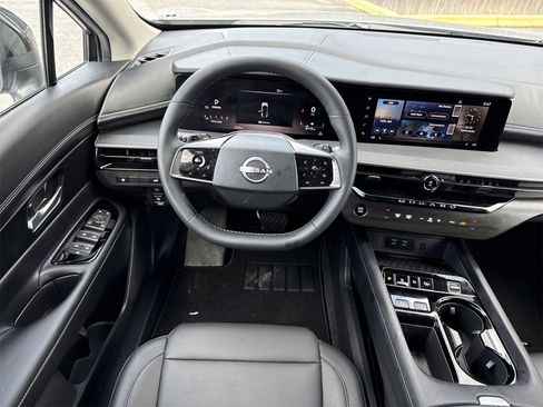 Used 2025 Nissan Murano SV image 12