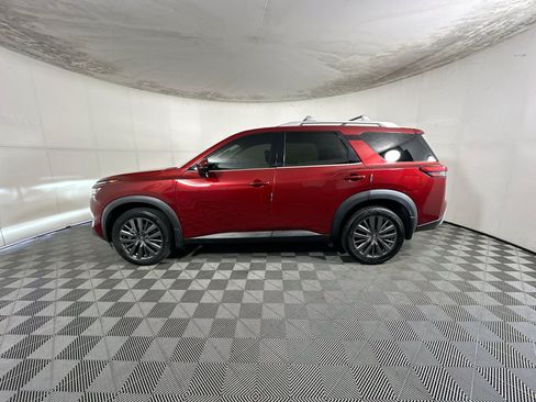 Used 2022 Nissan Pathfinder SL w/ SL Premium Package FWD image 6