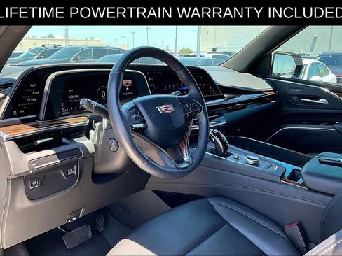 Used 2024 Cadillac Escalade Luxury RWD image 16