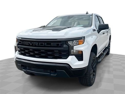 Used 2025 Chevrolet Silverado 1500 Custom Trail Boss w/ Turbomax Blackout Package AWD/4WD image 1