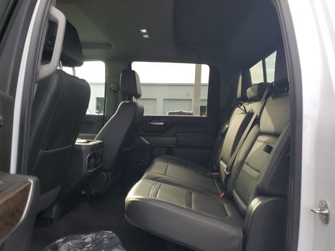 Used 2023 GMC Sierra 3500 Denali w/ Technology Package image 12