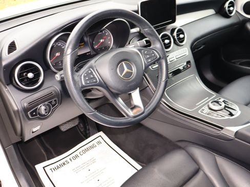 Used 2019 Mercedes-Benz GLC 300 w/ Premium Package image 14