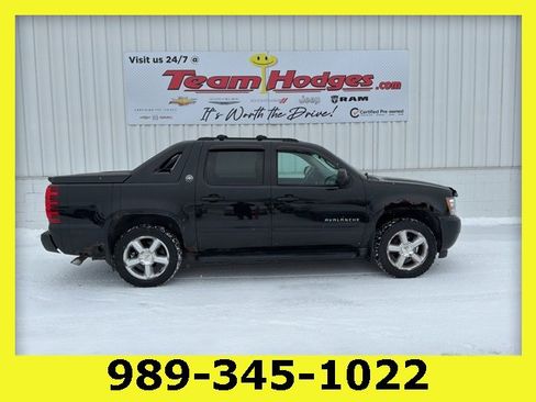 Used 2013 Chevrolet Avalanche LT image 1