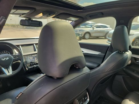 Used 2019 INFINITI QX50 Essential w/ Sensory Package image 8