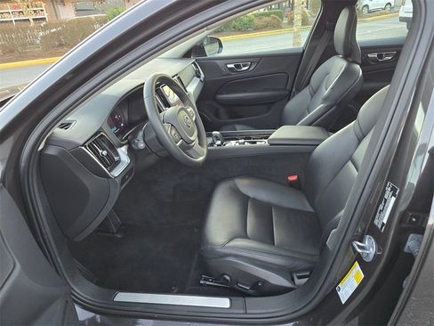 Used 2025 Volvo S60 B5 Core image 20