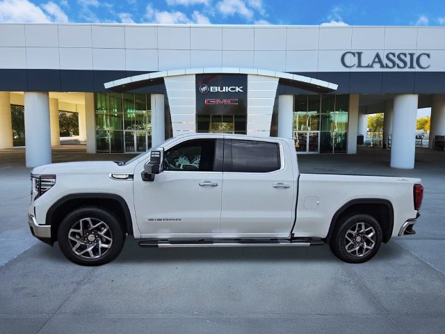 Used 2023 GMC Sierra 1500 SLT AWD/4WD image 4