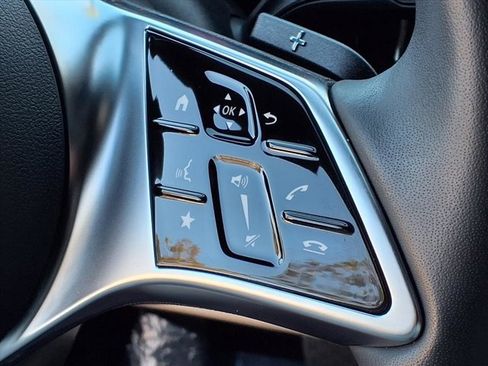 Used 2025 Mercedes-Benz GLA 250 4MATIC image 10