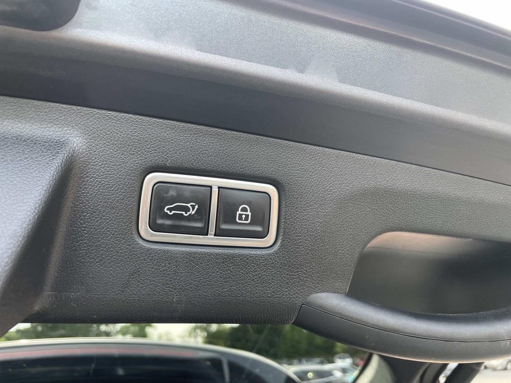 Used 2023 Kia Sorento SX Prestige w/ Panoramic Sunroof Package AWD/4WD image 7