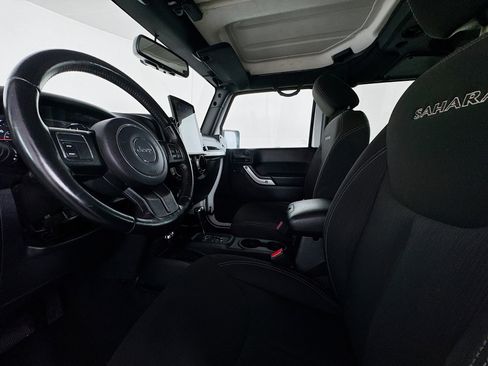 Used 2016 Jeep Wrangler Unlimited Sahara image 19