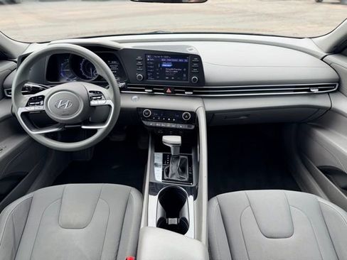 Used 2022 Hyundai Elantra Blue FWD image 19