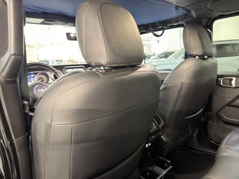 Used 2021 Jeep Wrangler Unlimited Sahara w/ Uconnect 4C Nav & Sound Group AWD/4WD image 19