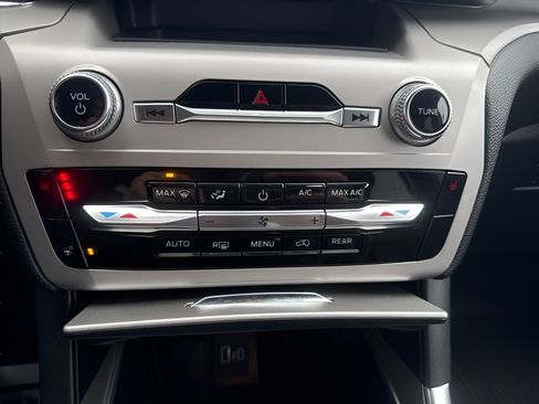 Certified 2023 Ford Explorer XLT w/ Equipment Group 202A image 38