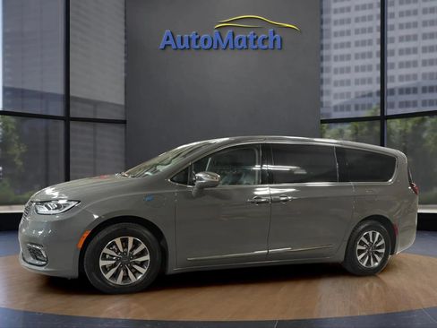 Used 2022 Chrysler Pacifica Limited FWD image 6