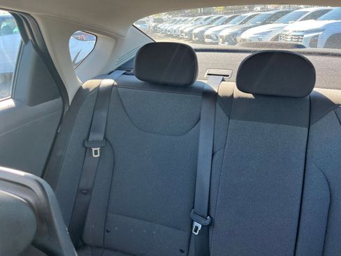 Used 2025 Kia K4 LXS image 40