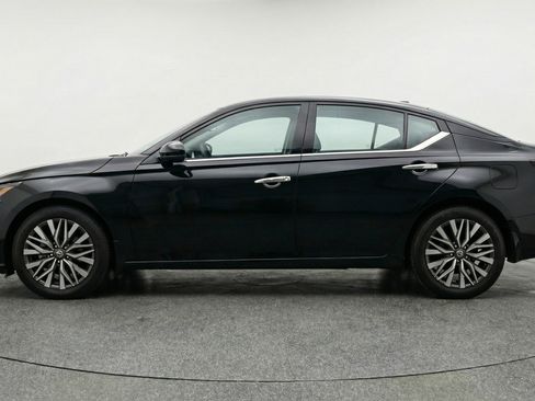 Used 2025 Nissan Altima 2.5 SV image 5